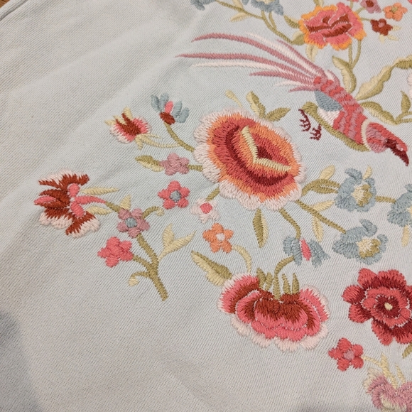 Johnny Was Brielle Floral Embroidered Sweatshirt Gray Medium - Picture 4 of 13